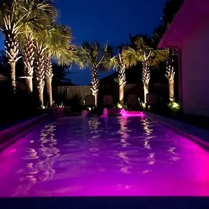 Beautiful Pet Friendly Home! Tropical Pool, Optional Golf Cart & Pool Heat, Minutes To Holiday home Destin